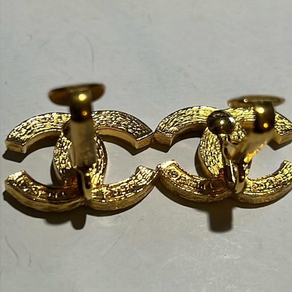 Chanel crystal logo earrings - Picture 4 of 6